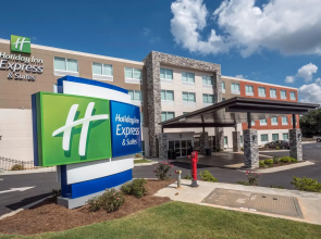Holiday Inn Express & Suites Commerce by IHG