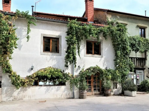Nice Apartment in Kastav with Hot Tub & 1 Bedrooms