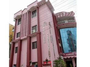 Hotel Aarjee Crescent