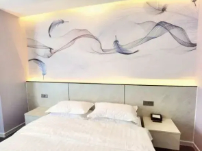 Sutian Homestay (Yuncheng Dongxing Upward Plaza)