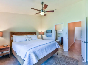 Lake Palms 7