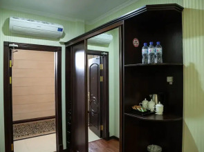 Отель Zargaron Plaza