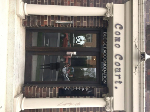Como Court