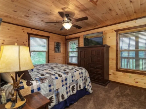 Take A Paws - 3 Bedrooms, 3 Baths, Sleeps 8 1 Cabin by RedAwning