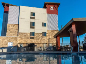 Sonesta Simply Suites Avondale