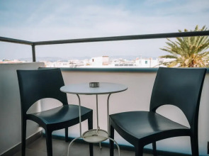 Отель Amphitryon City