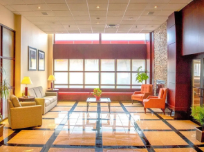 Hamilton Plaza Hotel & Conference Center