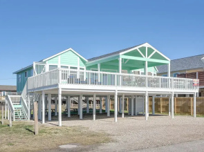 Great for Groups: Oceanfront Surfside Beach Home!