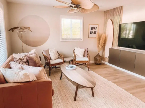 Luxury Villa 3 Blocks from the Beach with Hot Tub a Fire Pit and Outdoor Oasis