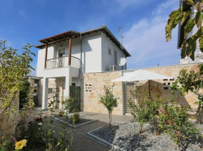 Lapis Luxury Villa