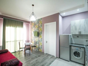 Lech Kachinski Apartment 4