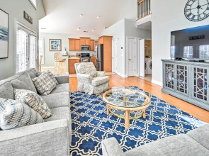 1 Mi to Beach + Hot Tub: Murrells Inlet Retreat!