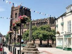 5-bed Town House in Newport
