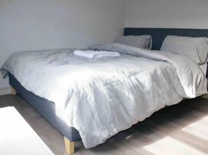 Cheerful 3- bedroom residential home with pool