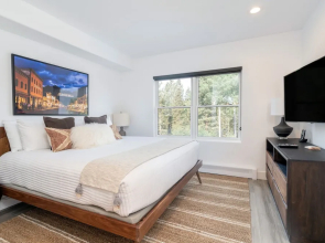 Bear Creek Lodge 309C 1 Bedroom Hotel Room