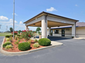 Super 8 by Wyndham McGehee