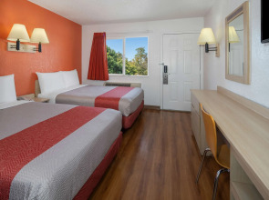 Motel 6 Los Angeles - Van Nuys North Hills