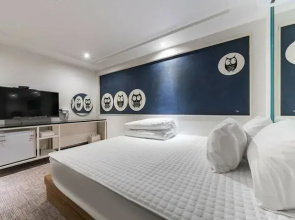 Busan Daeyeondong Hotel with