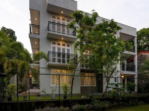 Luxury Apartment - Sleeps 6, Garden & Parking