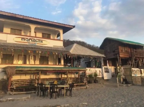 Monaliza Surf Resort