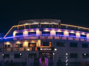 Queen isis floating hotel in minya