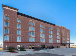 La Quinta Inn & Suites by Wyndham Dallas - Frisco Stadium