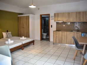 Iraklis Studios & Apartments