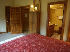 2 Bedroom Ski in, Ski out Luxury Residence Located on Fanny Hill in the Heart of Snowmass Village
