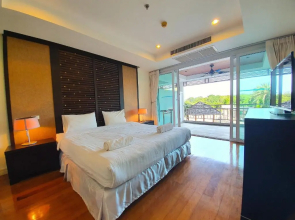 Spacious apartment with Ocean view in Panwa