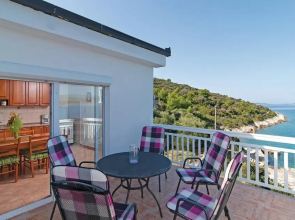 Stunning Apartment in Drvenik Veliki With 2 Bedrooms and Wifi