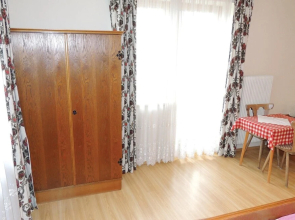 Stunning Apartment in Piesendorf With 3 Bedrooms and Wifi