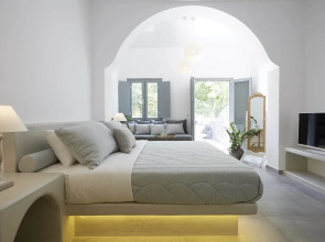 Amara Suites Santorini