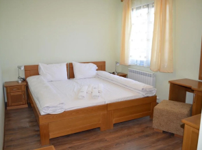 DE-YAN Guest House