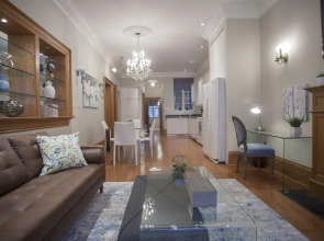 Spacious 1BR - King Bed and Terrace