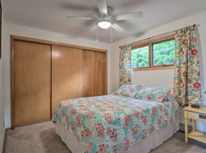 'honeysuckle on Hayden' Lakefront Home w/ Dock!