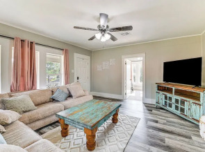 Near Campus & Casino: Family-friendly Durant Home!