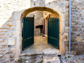 Vineyards & Village Stay