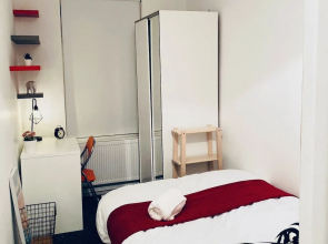 Large 4 Bedroom Home - Coventry City Centre