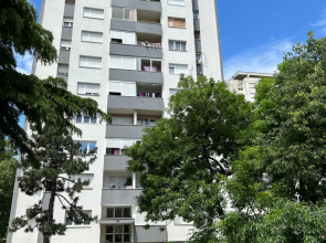 One bedroom apartment in great location