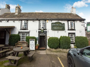 OYO Ye Olde Bowling Green Inn