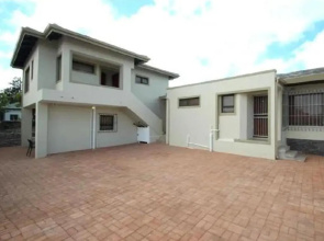 12 on Beach Guest House