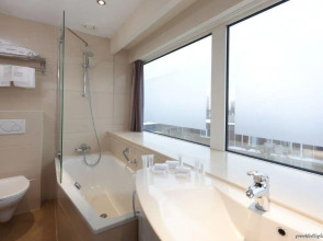 XO Hotels Blue Tower