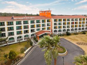 Whinstone Hotel and Resort