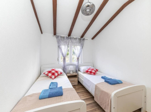 Amazing Apartment in Sevid With Wifi and 2 Bedrooms