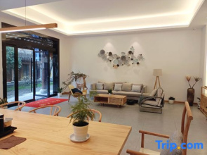 Taoyuan Xishe Homestay (Taohuayuan Scenic Area)