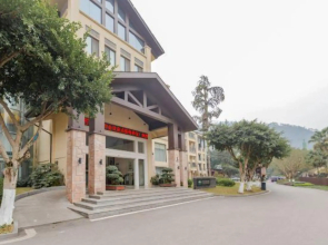 Tongjing River Hotel