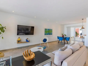 Boca Catalina 2 Boca Catalina Modern 2bd-2bath-steps to Beach