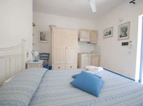 Villa Flora Studios & Apartments