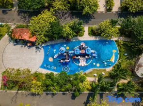 Floral Hotel · Yunshang Hotel (Lingshui Ocean Happy World)