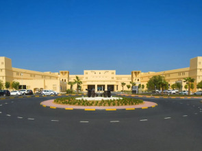 Курортный отель Sofitel Al Hamra Beach Resort